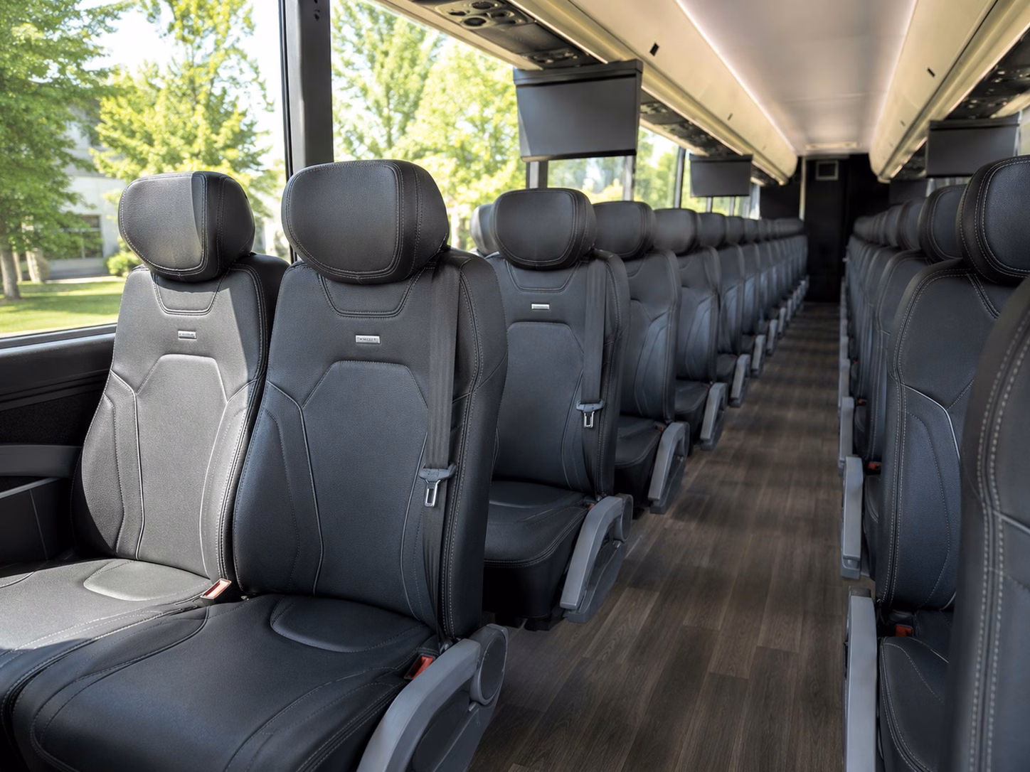 shuttle your wedding guests between gainesville hotels and ceremony venues without the stress